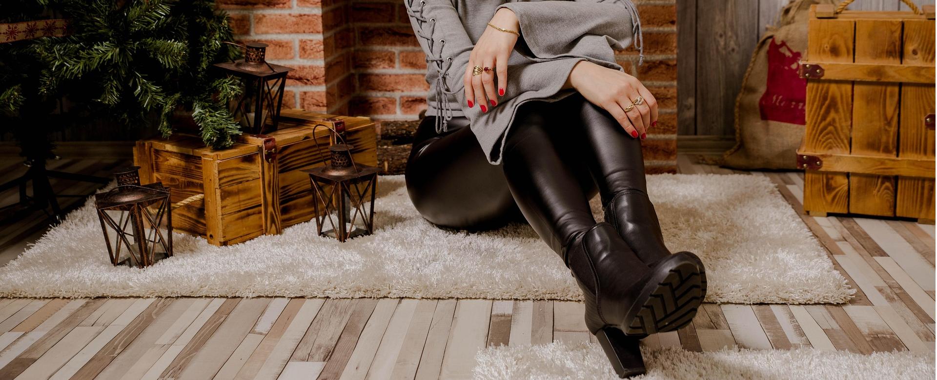 Tony Bianco Sales -Tony Bianco Sales christmas woman 4725009 1920